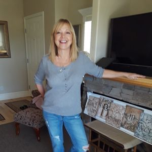 Meet your Posher, Stacie